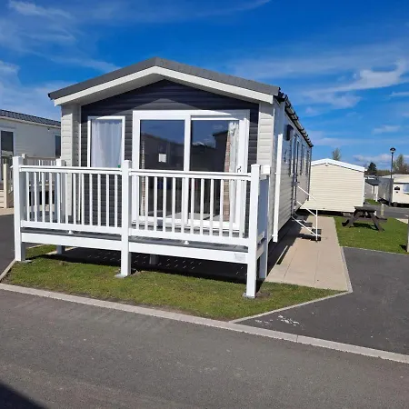 Edwards Holiday Home Blackpool Exterior photo